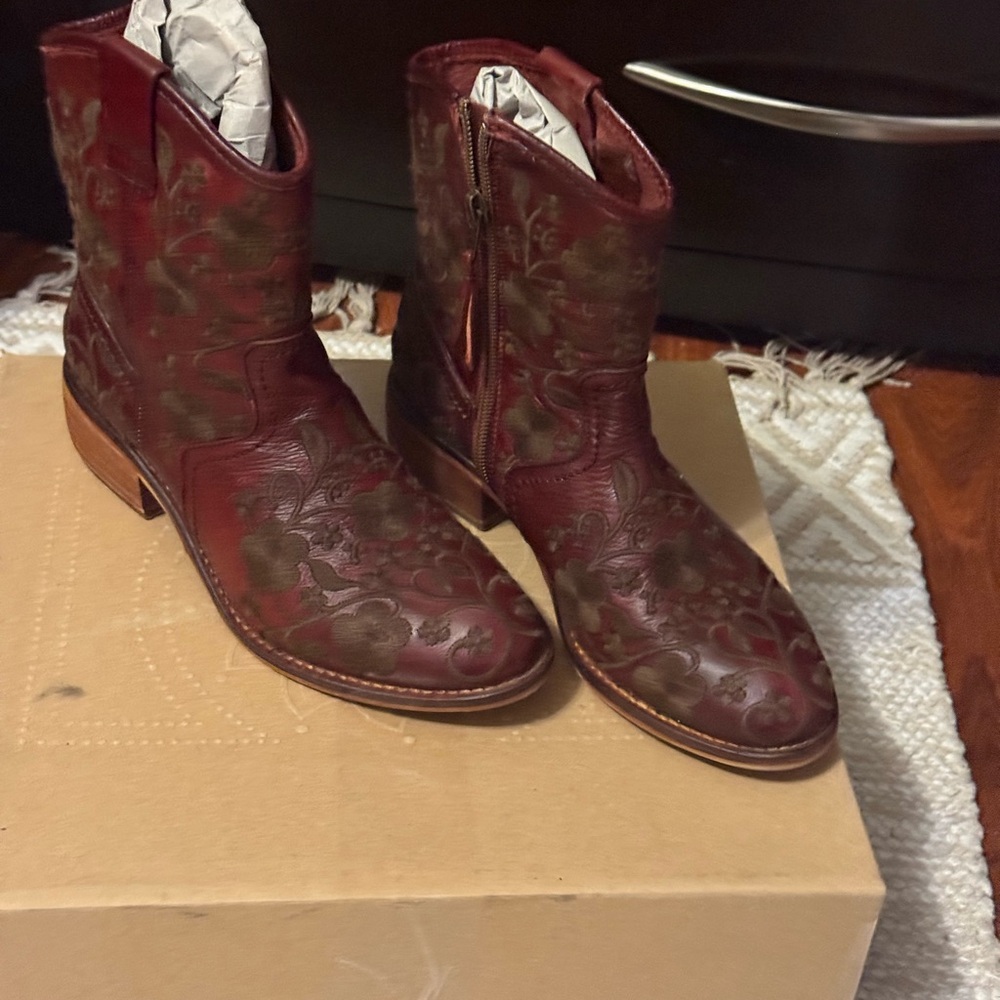 Taos Footwear Burgundy Floral Ankle Boots